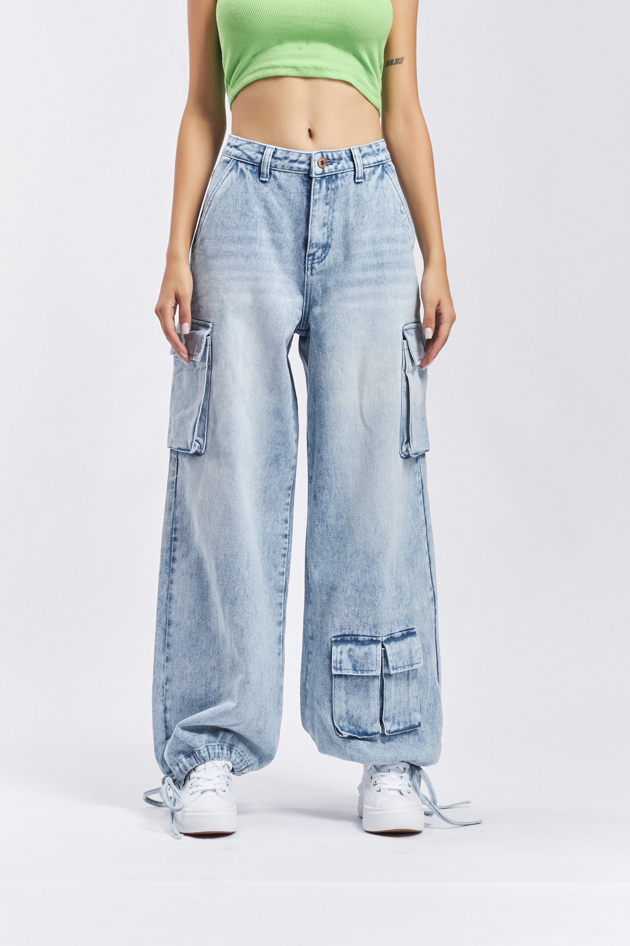 Lipstick tube baggy light blue denim jean