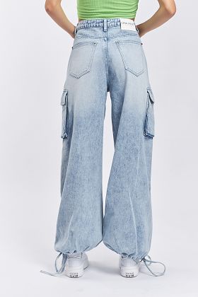 Lipstick tube baggy light blue denim jean